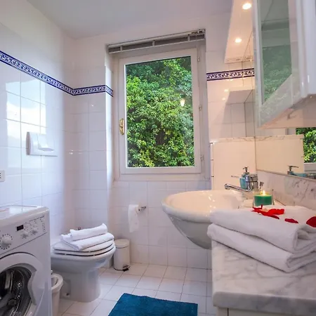 Sleeps 6 דירה