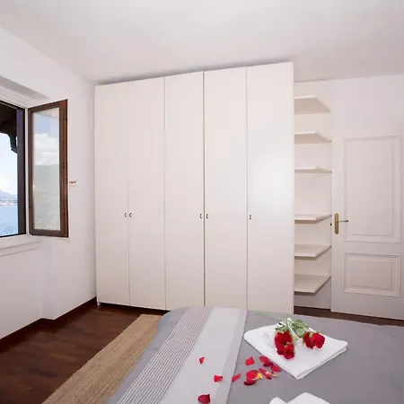 Sleeps 6 דירה *